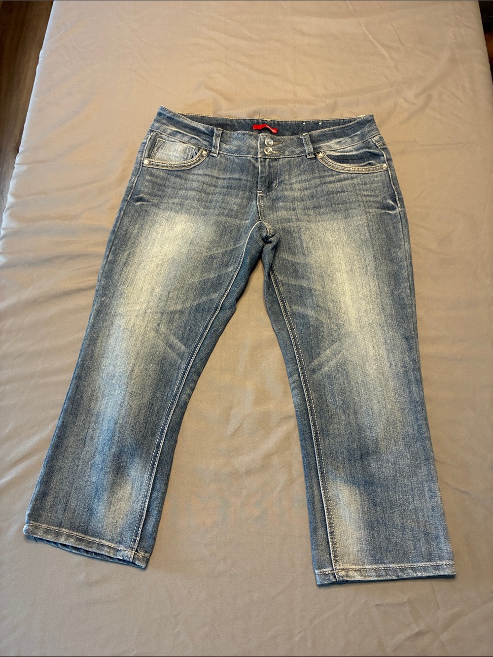 BONGO Women's Washed Blue Denim Cropped Capris
